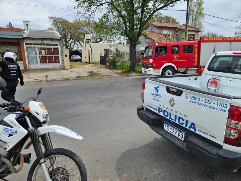 General Pico: camioneta VW Saveiro sufrió graves daños tras incendio