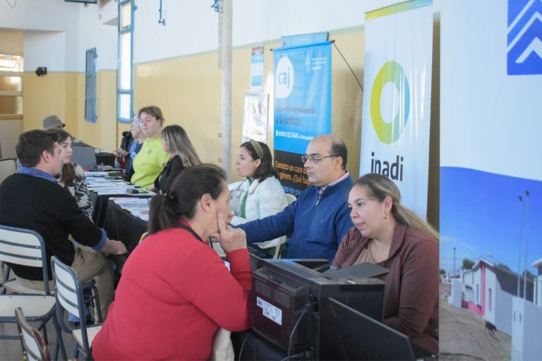 Vecinos del barrio Rucci aprovecharon el “Estado con Vos” para realizar consultas y operatorias de distinta índole estatal