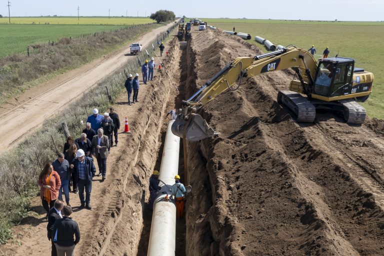 Etapa II del Acueducto del Río Colorado: Ziliotto e intendentes recorrieron la obra