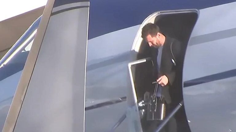 Messi llegó a la Argentina para sumarse a la Selección de cara a los partidos contra Paraguay y Perú por las Eliminatorias