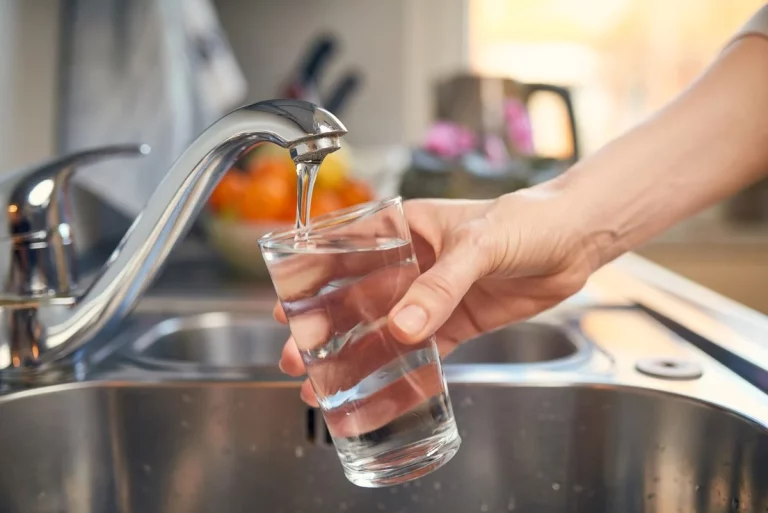 Piden uso extremar el cuidado del agua potable por una rotura en el acueducto Pico-Dorila