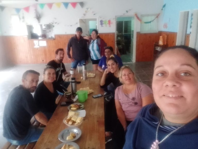 El merendero Caritas Felices ayuda cada día a más de 150 chicos de General Pico con bolsas de mercadería