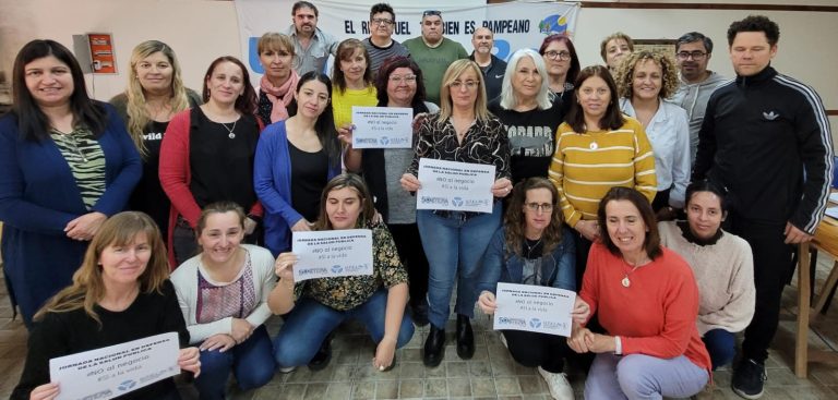 El plenario de UTELPa alza su voz contra la privatización de la salud en medio de la crisis del sector