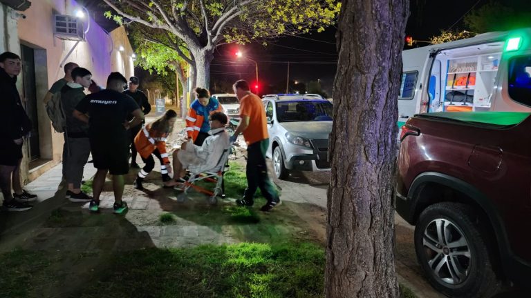 Salió a probar su moto, tuvo un desperfecto en el vehículo y terminó en el hospital
