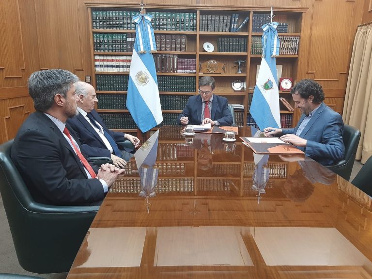 El STJ firmó un convenio de capacitación con la Facultad de Económicas y Jurídicas
