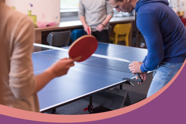 Invitación a la familia a pasar una tarde recreativa en el Centro de Jubilados Docentes