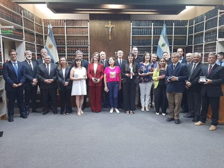 El STJ reconoció a funcionarios, empleados y magistrados de Santa Rosa y al mejor promedio en Abogacía