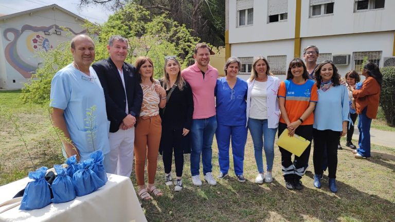 Por el 109 aniversario del Hospital Gobernador Centeno entregaron reconocimientos a empleados