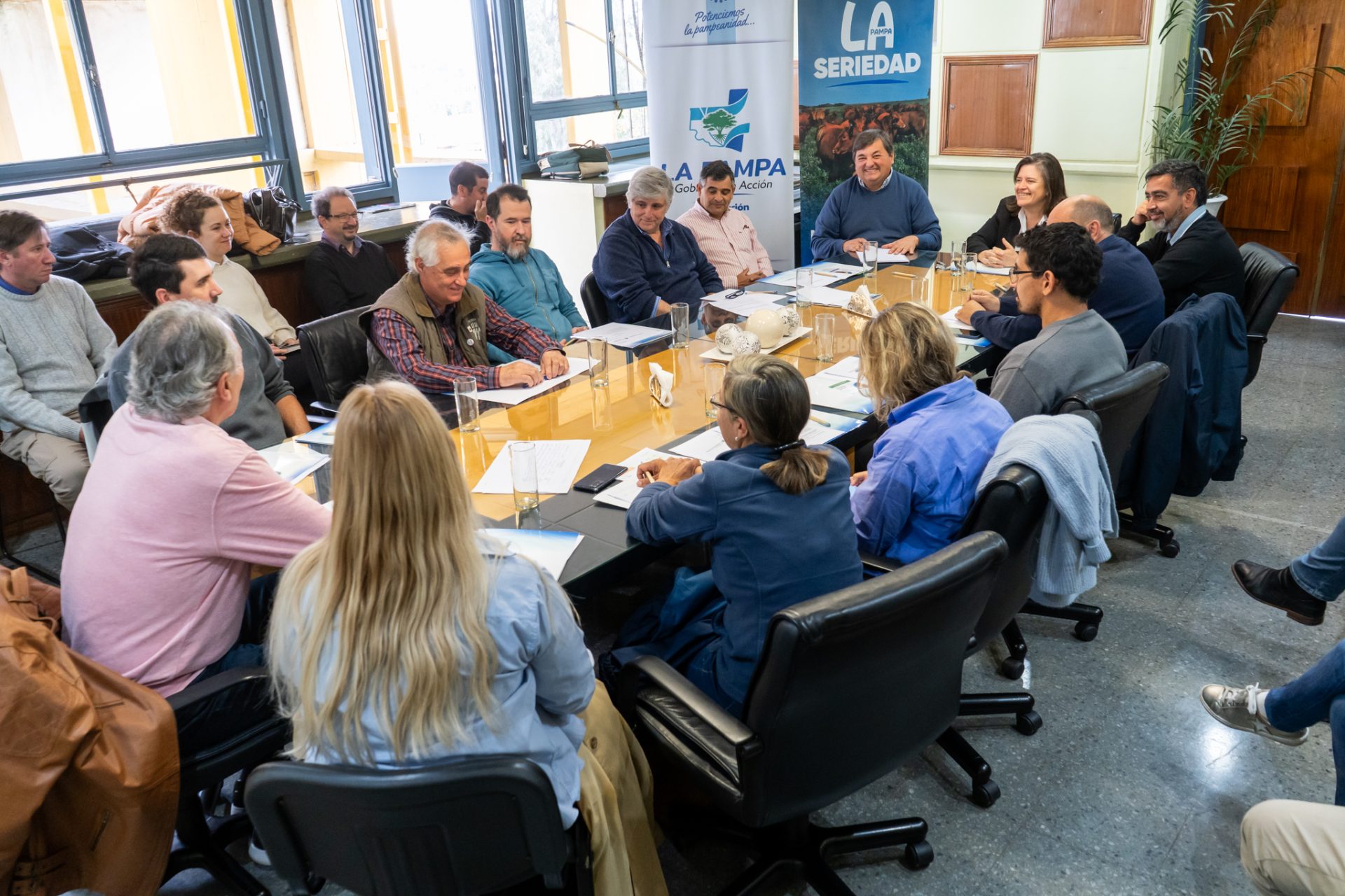 Se realizó la primera reunión de la “Mesa de Cadena Apícola”