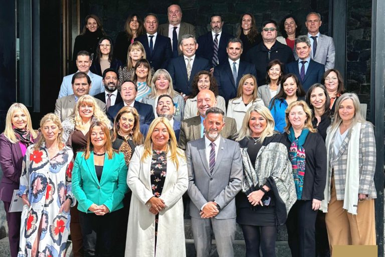 La FAM y colegios judiciales de todo el país se pronuncian en el caso de la jueza Pérez Ballester
