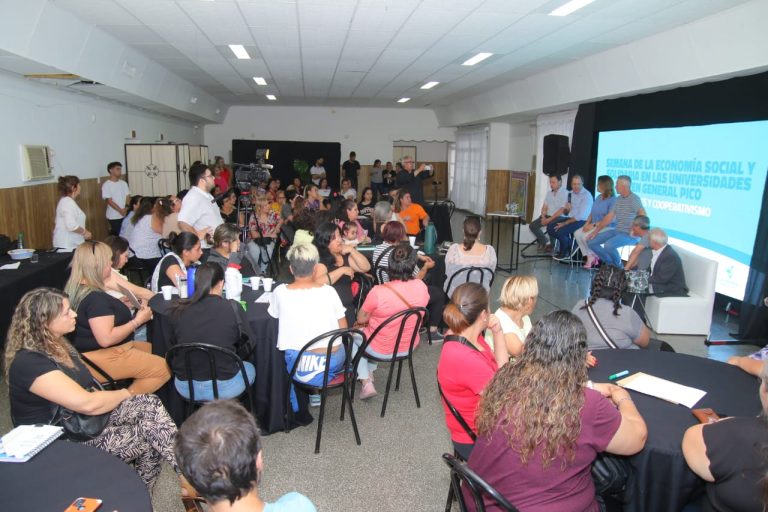 Mujeres y Cooperativismo: ” nosotros no vamos a torcer el brazo y vamos a seguir trabajando junto ustedes”, afirmó Fernanda Alonso