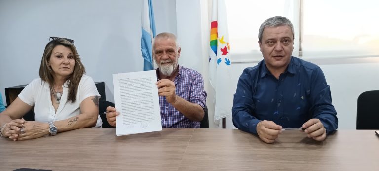 Metileo y Corpico firmaron convenio por el triple play