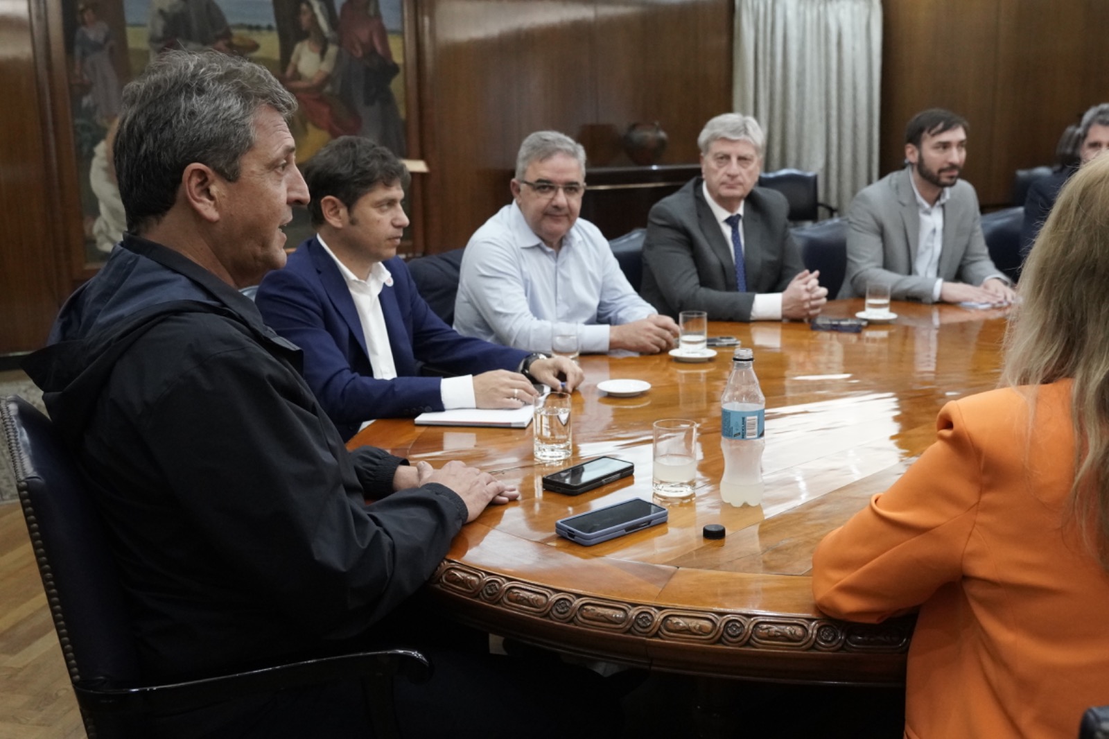 Massa se reunió con gobernadores, entre ellos Ziliotto, para avanzar sobre el pago de sueldos y aguinaldos