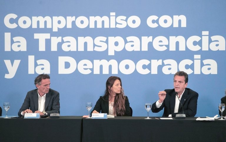 Massa anticipó que si es Presidente, la Oficina Anticorrupción la manejará la oposición