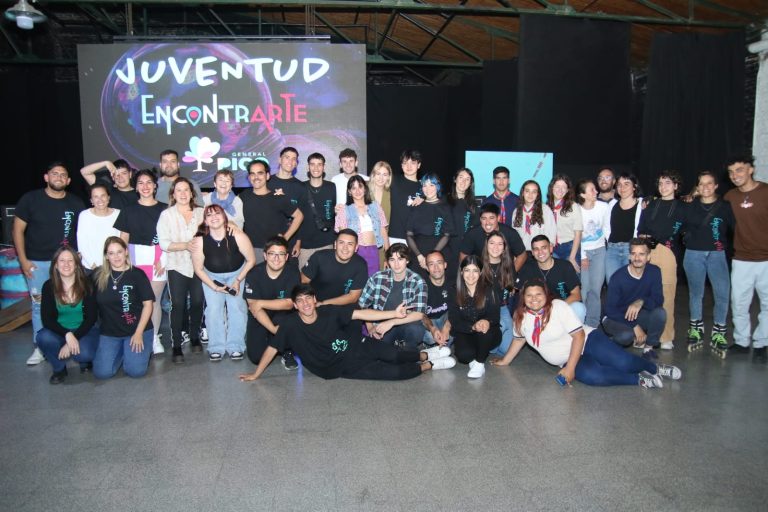 Presentaron el libro digital “EncontrArte”: “Es una obra colectiva, las y los pibes construyeron espacios de expresión”, señaló Alonso