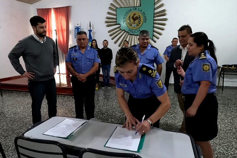 Entregaron equipamiento mobiliario y tecnológico para la sub sede de la escuela de policías en General Pico