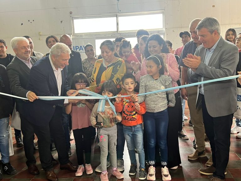 17 familias de Quemú Quemú recibieron sus flamantes viviendas construidas mediante el Programa nacional “Casa Propia”
