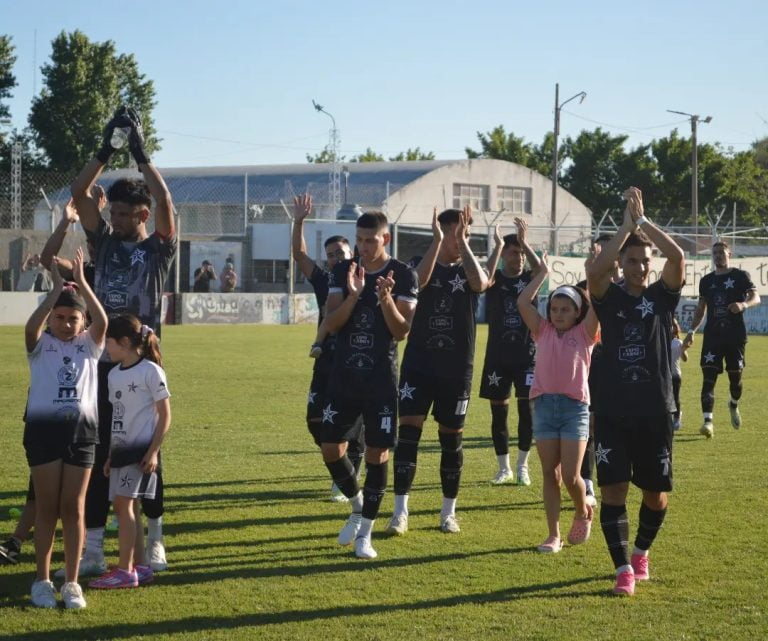 Racing ganó por el Regional y Estudiantil, por la Copa Liga Pampeana