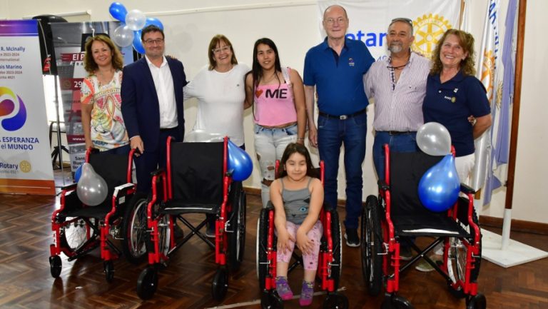 Entregaron sillas de ruedas a estudiantes con discapacidad de General Pico y Santa Rosa