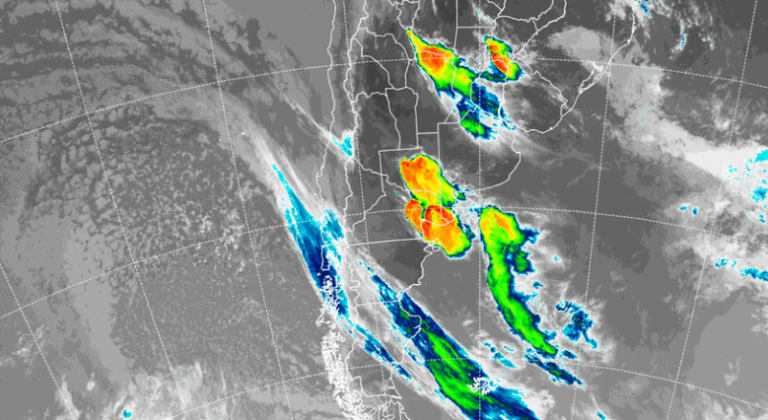 Rige un Alerta Naranja durante todo el sábado por vientos y tormentas fuertes en el norte pampeano