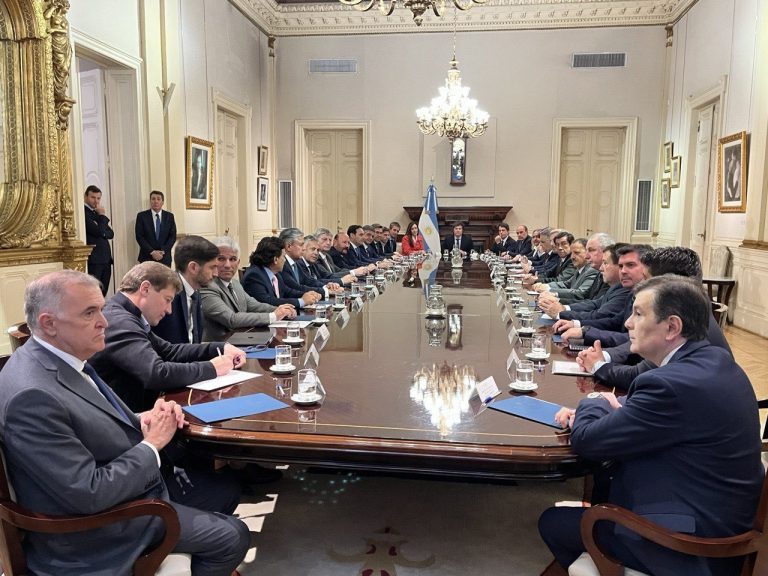 Concluyó la primera reunión de Milei con los gobernadores en la Casa Rosada