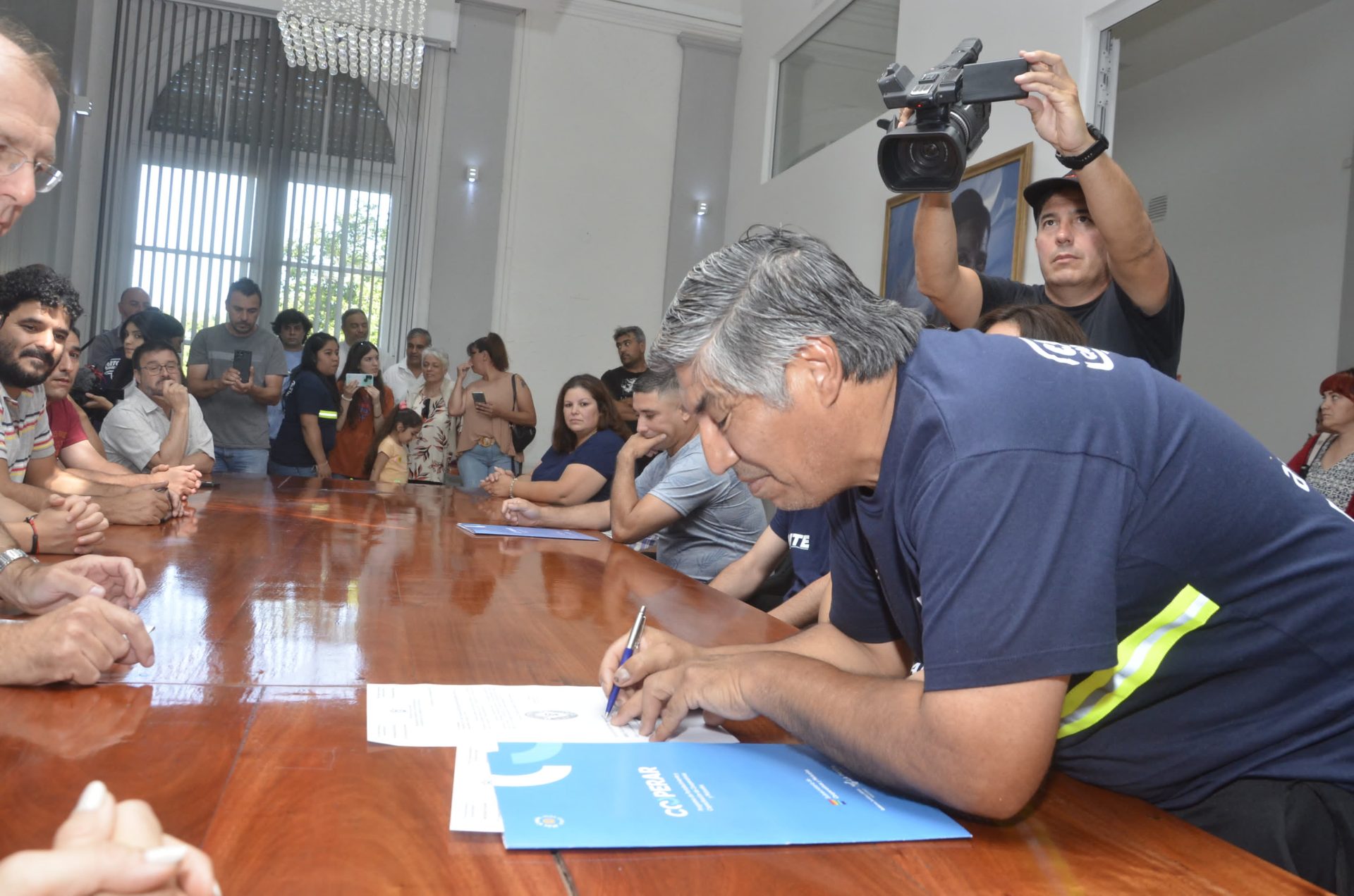 Acceder a la energía “es nuestro próximo objetivo para poder vender de forma segura nuestros productos”, manifestó Víctor García Yaupi de la Cooperativa de Recuperadores Urbanos Ltda