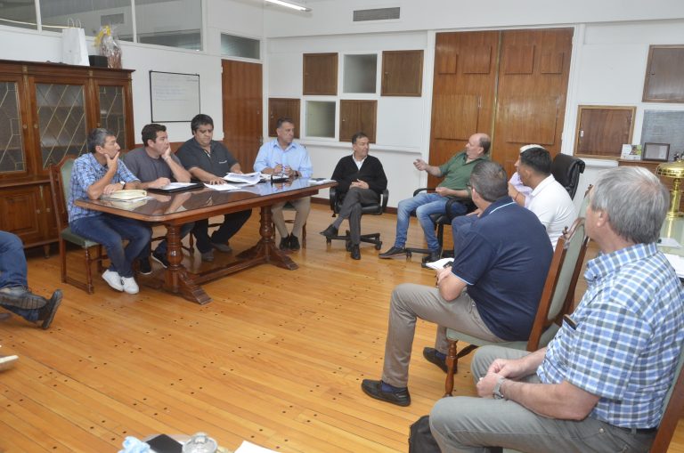 Jefes de Comisiones de Fomento fueron recibidos por el Ministro de Gobierno y de Asuntos Municipales: les garantizaron el trabajo en conjunto para sostener el crecimiento de cada comuna