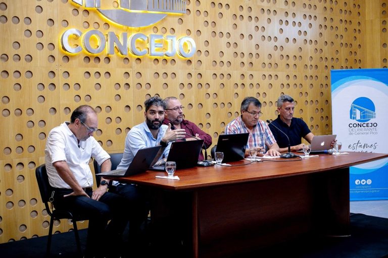 La secretaría de Economía abrió la ronda de exposiciones: “La idea es focalizarnos sobre el cumplimiento de los servicios que tenemos que prestar y optimizar los recursos”