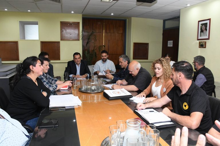 La Intersindical rechazó la propuesta del gobierno “porque nos están proponiendo un verdadero ajuste”, declaró Julio Acosta