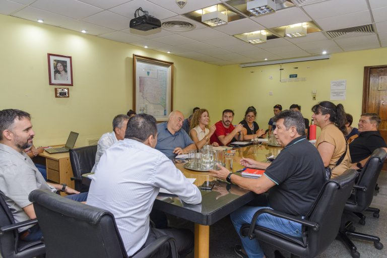 Paritaria estatales: los gremios rechazaron la oferta, pero el gobierno igual realizará el pago que propuso