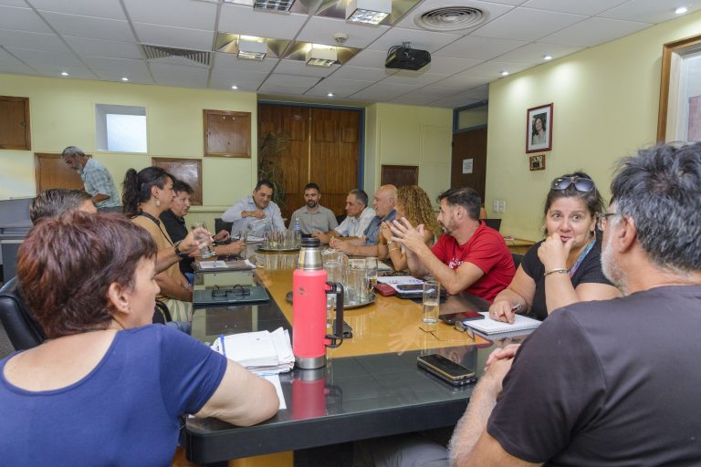 Esta es la oferta salarial que ofreció el Gobierno pampeano a los gremios: 10% de aumento general y 200% en la ayuda escolar