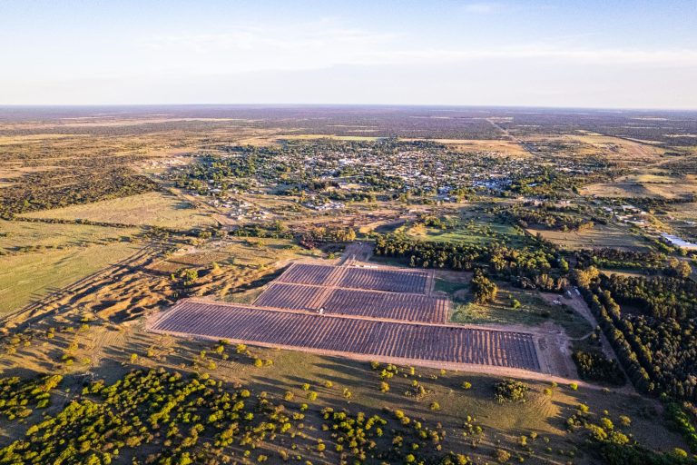 El Parque Fotovoltaico de Victorica avanza en su etapa de pruebas para generar energía limpia