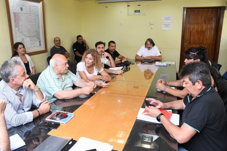 Paritaria estatal en La Pampa: el gobierno recibió a los gremios y se prevé una oferta para la semana próxima