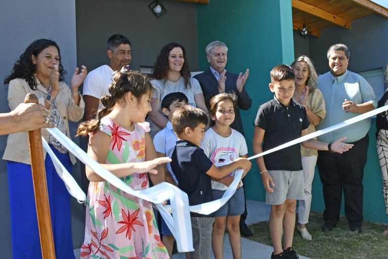 Ziliotto encabezó entrega de viviendas e inauguración de la repavimentación  de 32 km de la ruta provincial 1