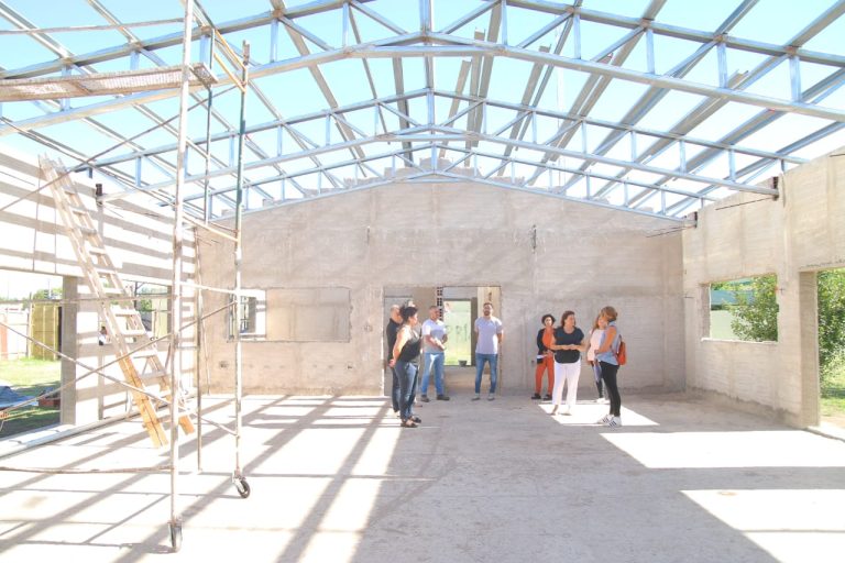 Funcionarios municipales recorrieron el Centro Integrador Comunitario en el Rucci: “Ver este progreso es más que gratificante”
