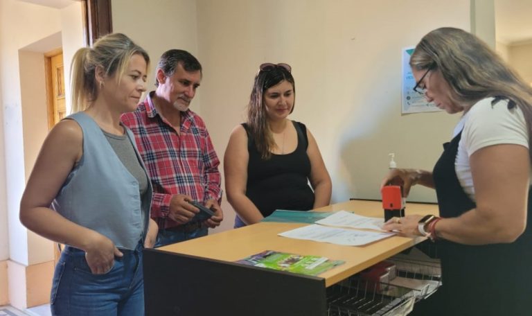 Desde los gremios docentes UTELPa y AMET adelantaron que pedirán en paritarias revisiones mensuales