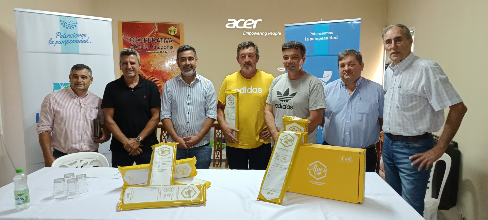 Entregaron a 4 Cooperativas apícolas pampeanas $23.100.000, con los cuales se asistirán a 144 productores