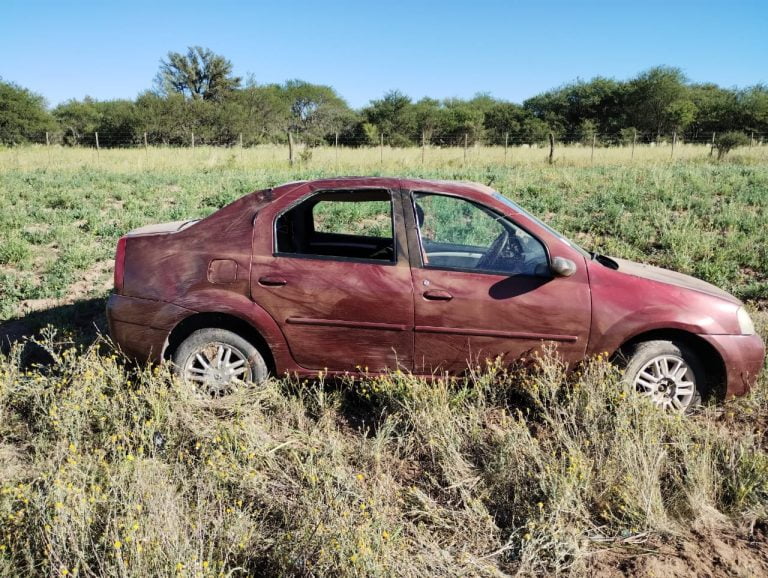 Intentó esquivar jabalíes en la Ruta 10 y terminó volcando