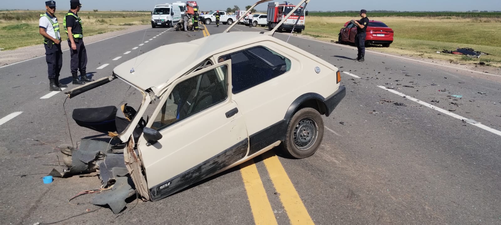 Impactante accidente en el acceso a Uriburu: tres heridos graves tras colisión entre BMW y Fiat Spazio