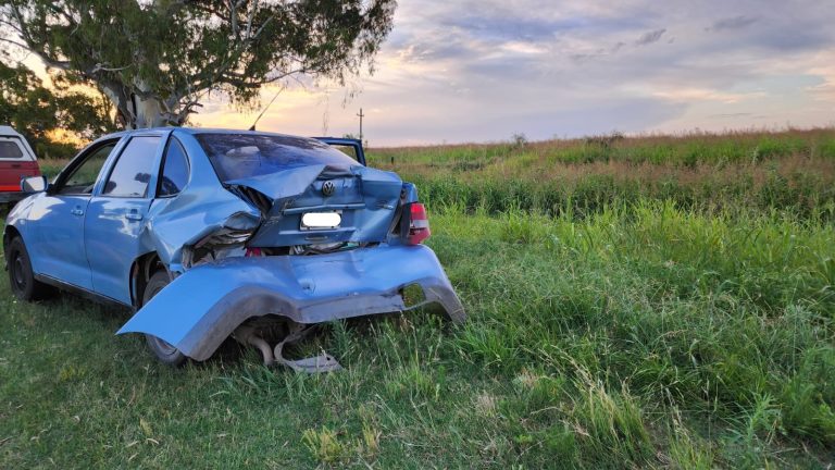 Accidente en la Ruta 102: Frenó para no pisar un perro y fue chocado por una camioneta