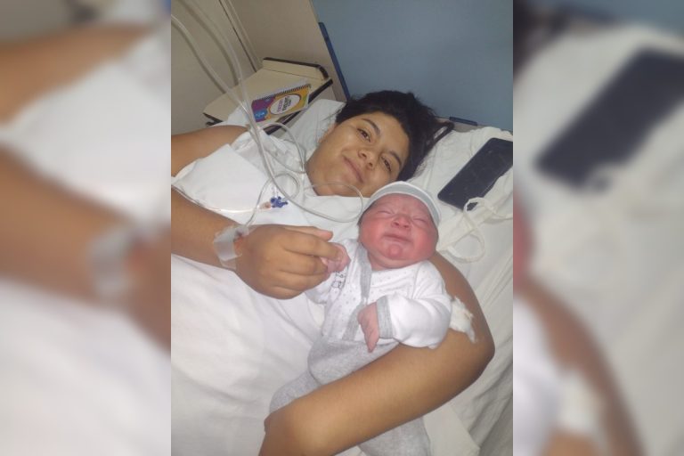 El primer bebé del año en General Pico se llama Bastian Gael Isasti