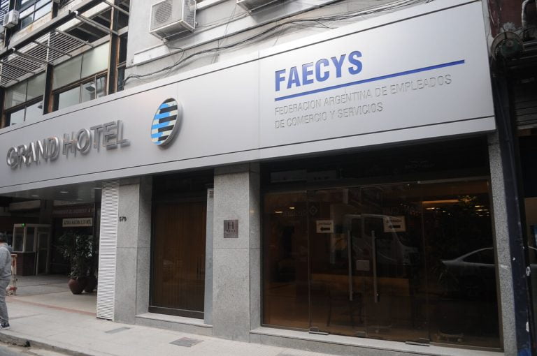 Incremento salarial para los empleados de comercio: “es imperativo asegurar acuerdos mensuales para ir garantizando una protección del salario”, manifestaron de FAECYS