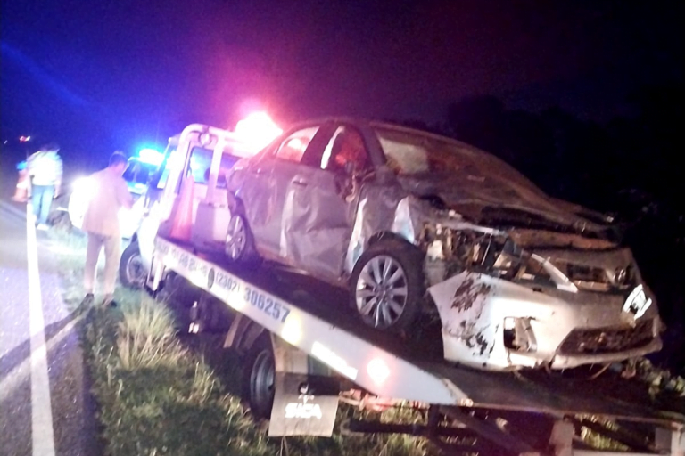 Mordió banquina y volcó camino a Colonia Barón