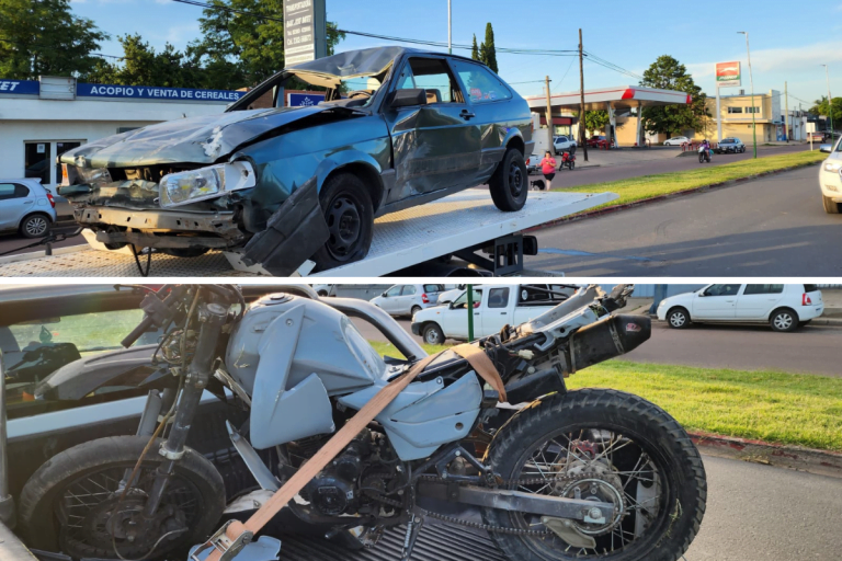 Duro choque en calle 9 entre 120 y 122: La pareja que iba en la moto sufrió fracturas y el conductor del auto quedó con heridas