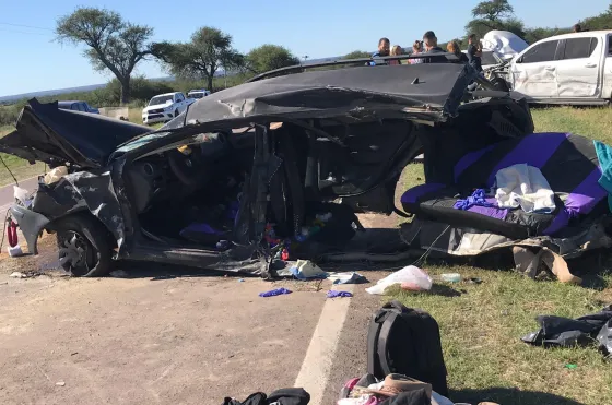 Choque frontal en ruta nacional 35 deja dos heridos