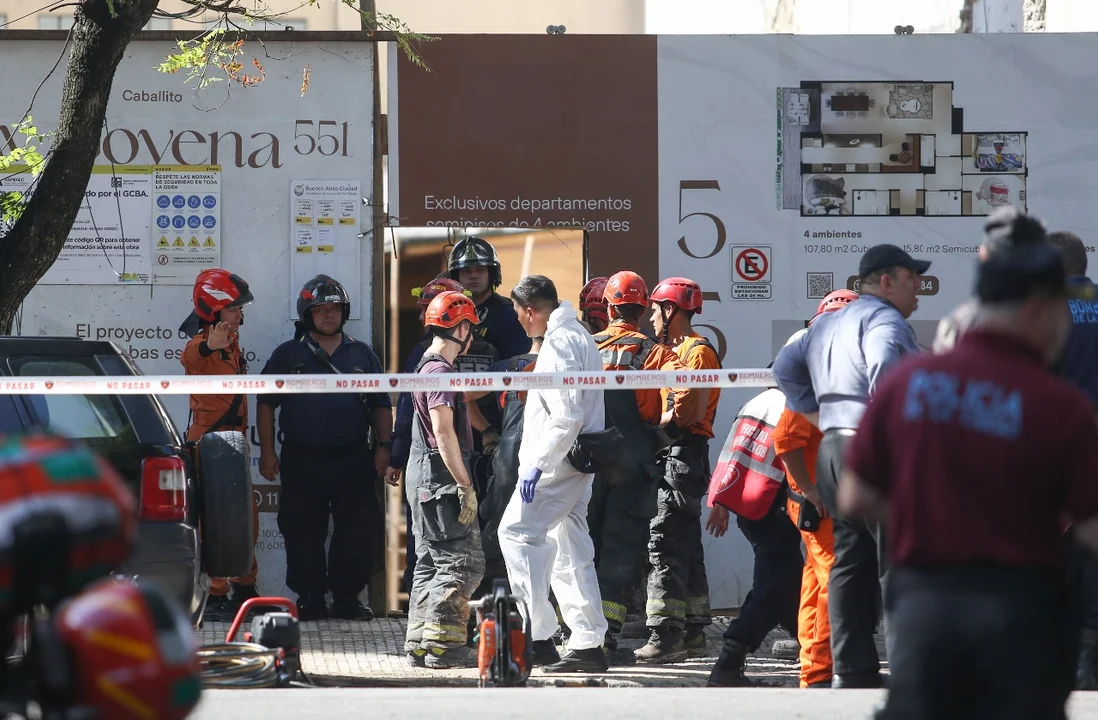 Derrumbe en una obra en Caballito: una mujer de 75 y un hombre de 80 años fueron encontrados sin vida