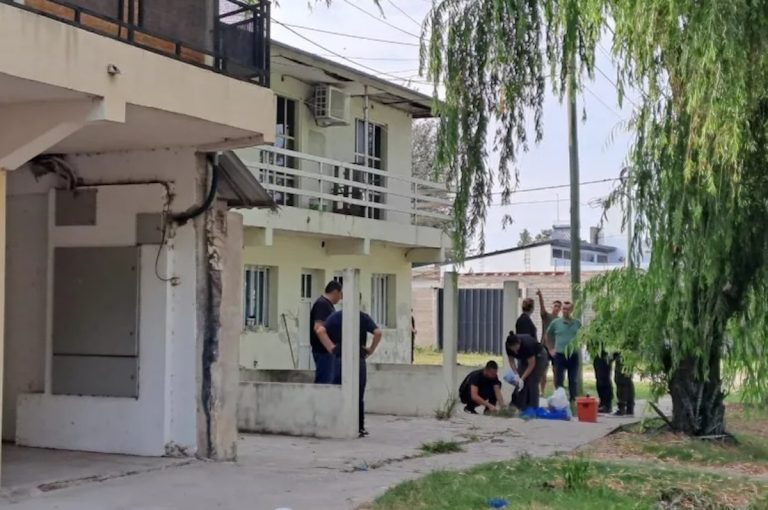 Santa Fe: un delincuente murió tras cortarse con un vidrio al intentar robar en un departamento