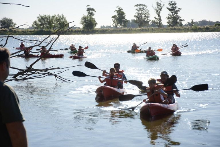 Gran concurrencia en el avistamiento de aves en kayak en el Parque “Delfín Pérez”