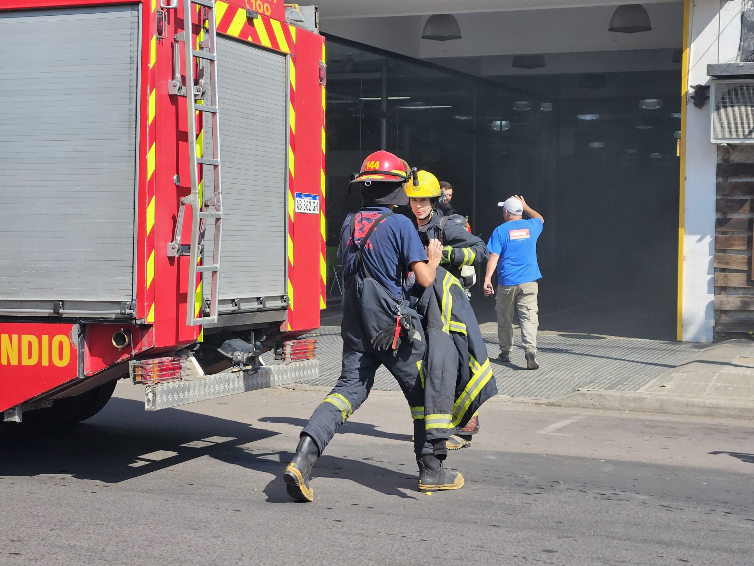 “Los operarios actuaron rápidamente con extintores”, remarcó el jefe de Bomberos tras el incendio en el taller
