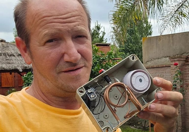 Fabricó una alarma para piscinas para evitar accidentes y regaló los planos: “Lo puede hacer cualquiera”